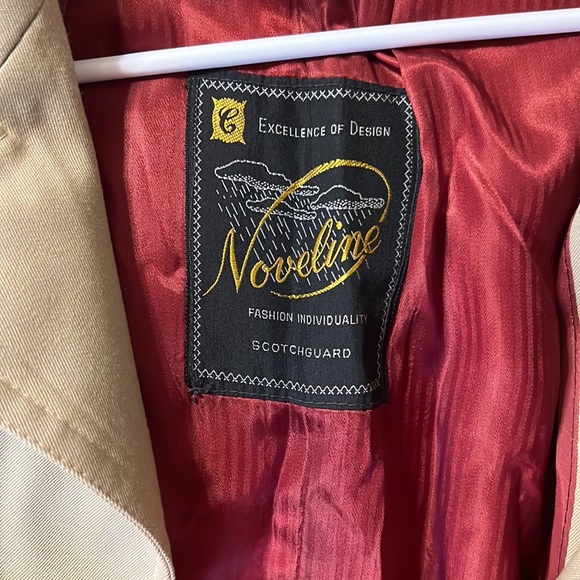 Vintage Noveline Tan Trenchcoat - Picture 4 of 5